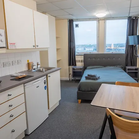 Standard En-Suite Apartment 2 Plymouth Exterior photo